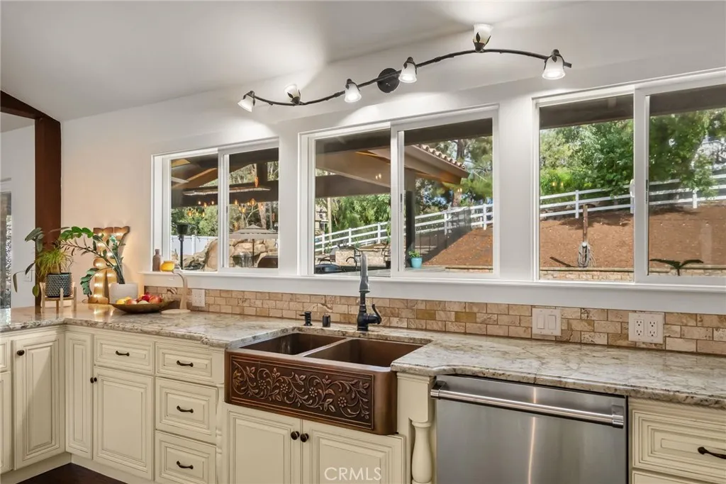 29730 Del Rey Road, Temecula, California 92591 home-pic-11